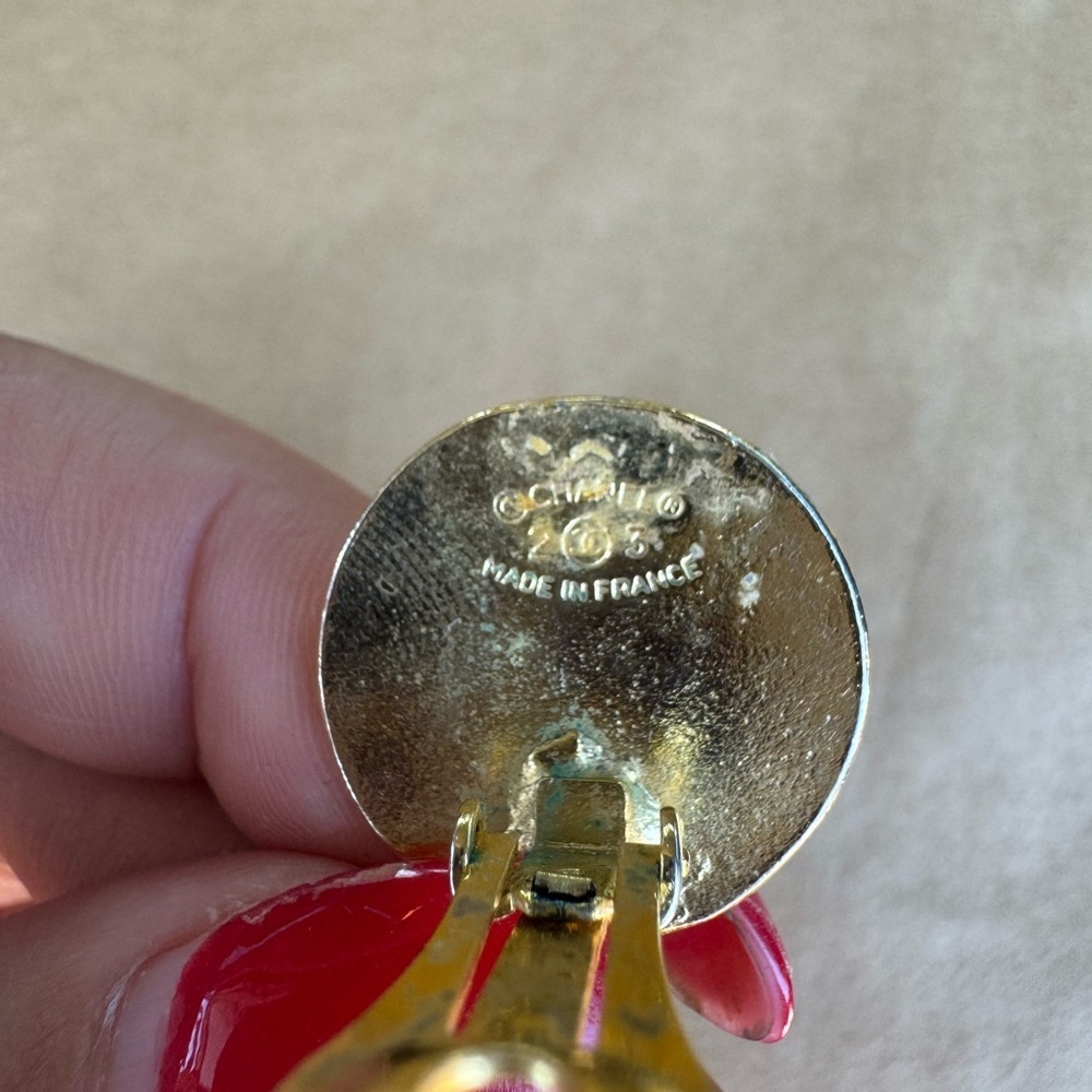Coco Chanel Vintage Gold Metal CC Coin and Quilted Flap Bag Drop Earrings 1993 - Picture 12 of 12